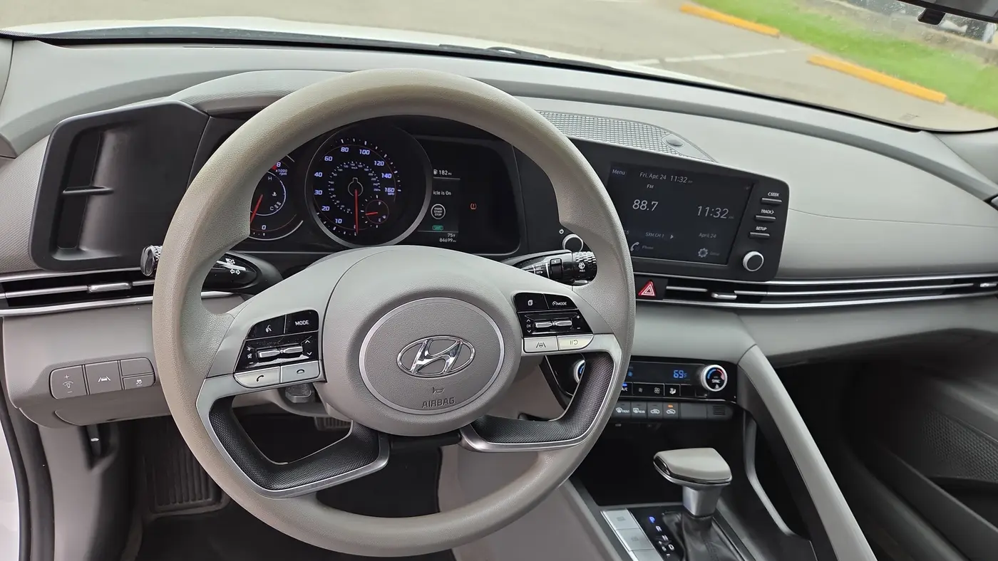 2022 Hyundai ELANTRA SEL