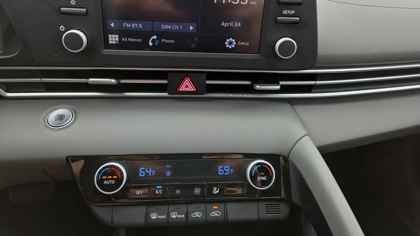 2022 Hyundai ELANTRA SEL