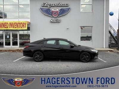 2022 Hyundai Elantra SEL 4DR Sedan