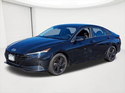 2022 Hyundai Elantra SEL 4DR Sedan