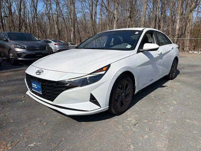 2022 Hyundai Elantra SEL 4DR Sedan