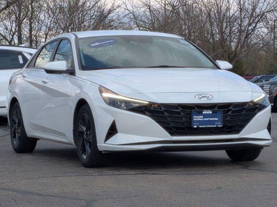 2023 Hyundai Elantra SEL 4DR Sedan