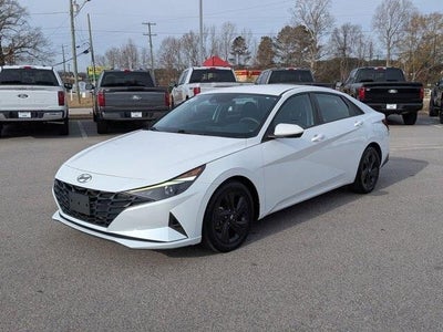 2021 Hyundai Elantra SEL 4DR Sedan
