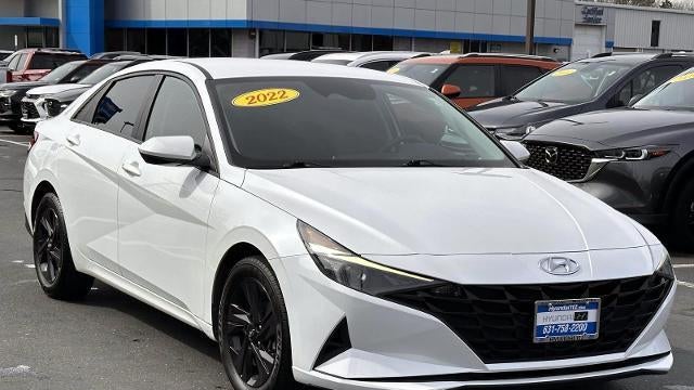 2022 Hyundai ELANTRA SEL