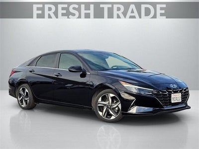 2022 Hyundai Elantra SEL 4DR Sedan