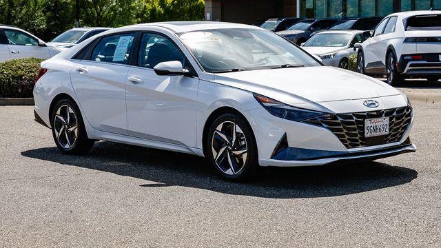 2023 Hyundai ELANTRA Limited