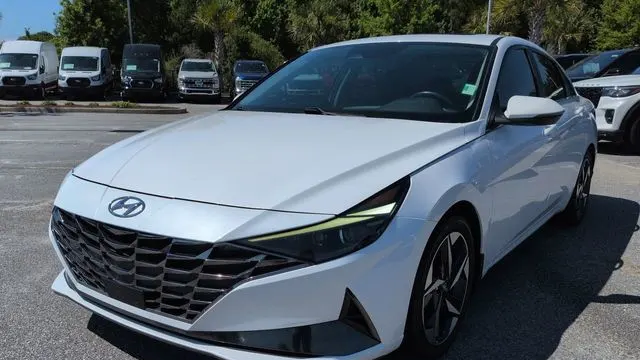 2022 Hyundai ELANTRA Limited