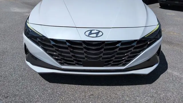 2022 Hyundai ELANTRA Limited