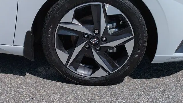2022 Hyundai ELANTRA Limited