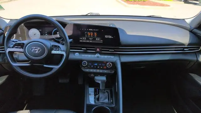 2022 Hyundai ELANTRA Limited