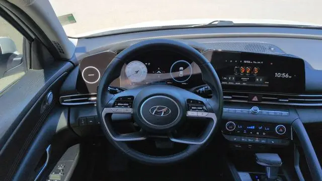 2022 Hyundai ELANTRA Limited