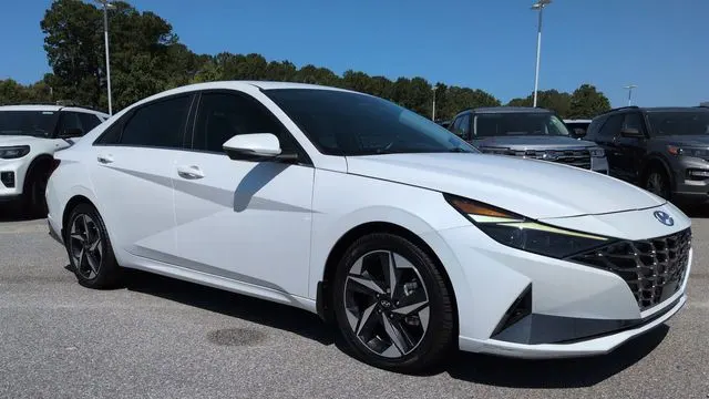 2022 Hyundai ELANTRA Limited