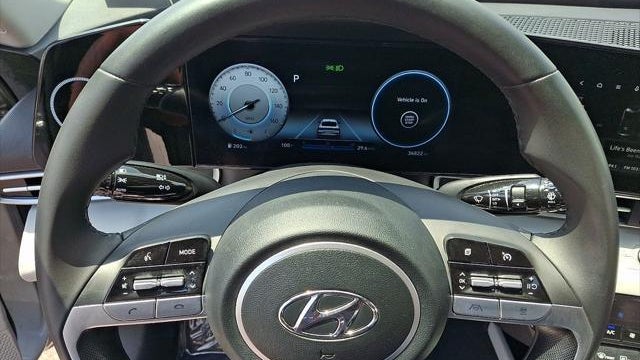 2022 Hyundai ELANTRA Limited