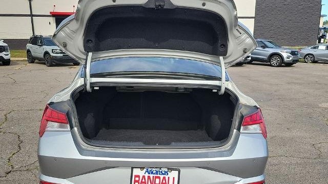 2021 Hyundai ELANTRA Limited