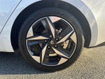 2021 Elantra Thumbnail 19