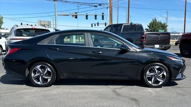 2022 Hyundai ELANTRA Limited