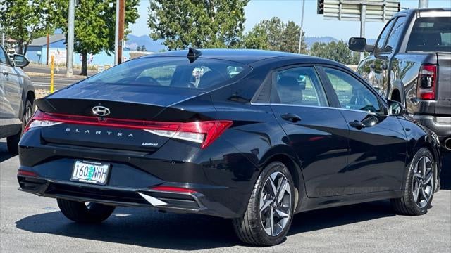 2022 Hyundai ELANTRA Limited