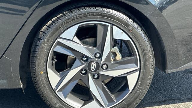 2022 Hyundai ELANTRA Limited