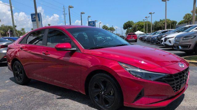 2021 Hyundai ELANTRA SEL