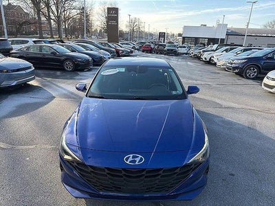 2023 Hyundai Elantra SEL 4DR Sedan