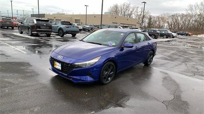 2022 Hyundai Elantra SEL 4DR Sedan