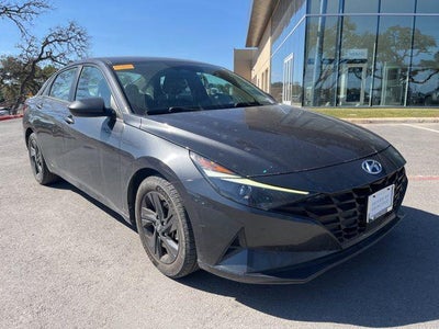 2022 Hyundai Elantra SEL 4DR Sedan
