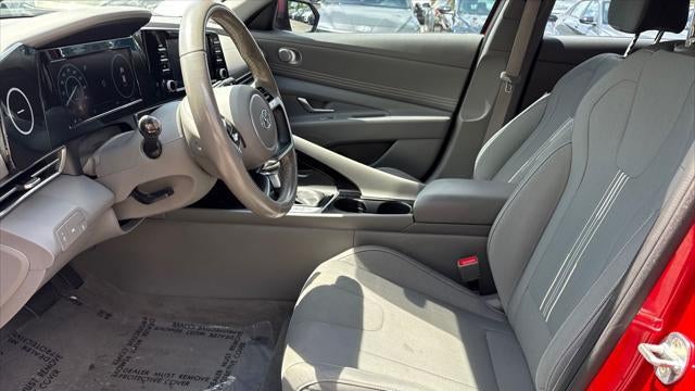 2022 Hyundai ELANTRA SEL