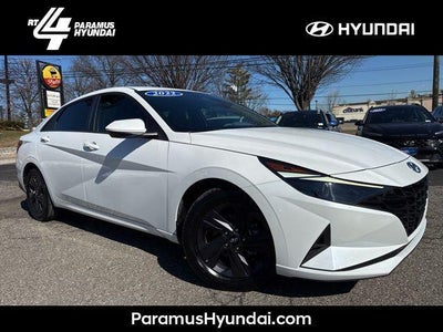2022 Hyundai Elantra SEL 4DR Sedan
