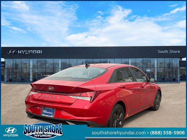 2022 Hyundai Elantra - $18,777