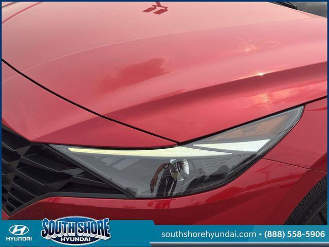 2022 Hyundai Elantra - $18,777