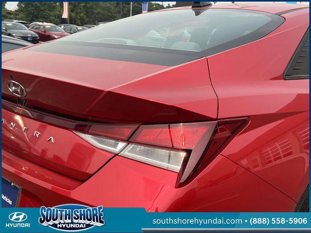 2022 Hyundai Elantra - $18,777