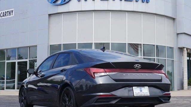 2021 Hyundai ELANTRA SEL