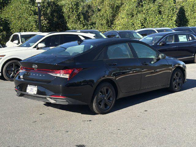 2021 Hyundai Elantra - $13,882