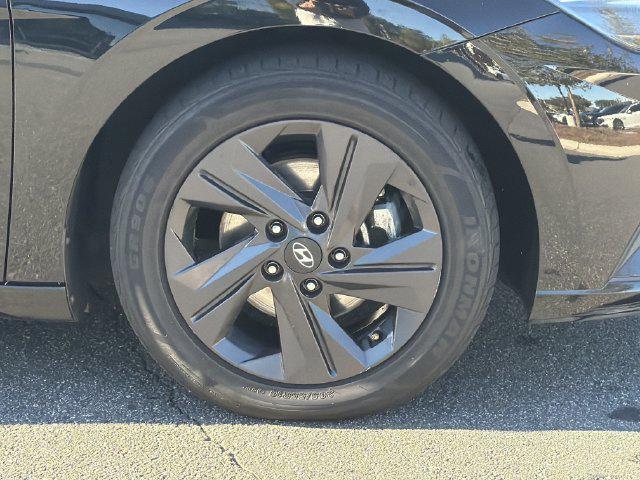 2021 Hyundai Elantra - $13,882