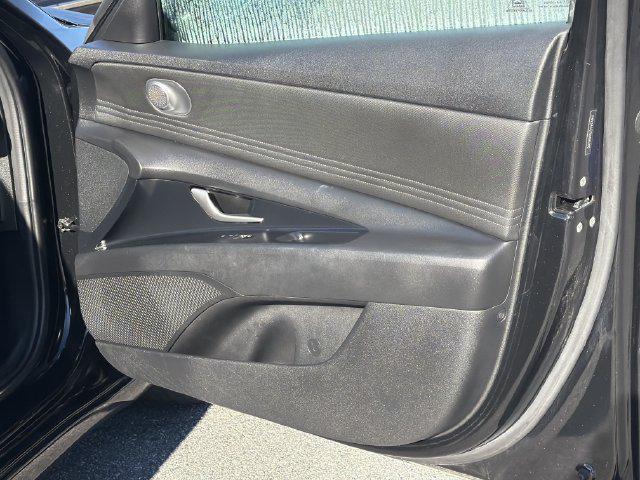 2021 Hyundai Elantra - $13,882