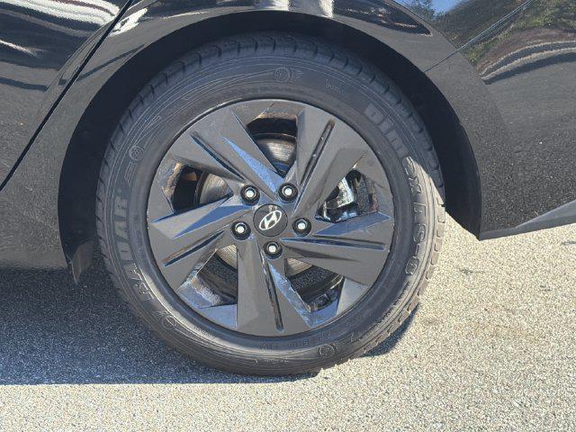 2021 Hyundai Elantra - $13,882