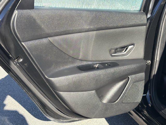 2021 Hyundai Elantra - $13,882
