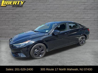 2022 Hyundai Elantra SEL 4DR Sedan