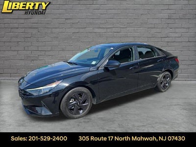 2022 Hyundai Elantra SEL 4DR Sedan