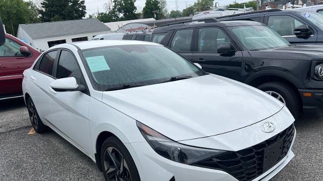 2023 Hyundai ELANTRA SEL