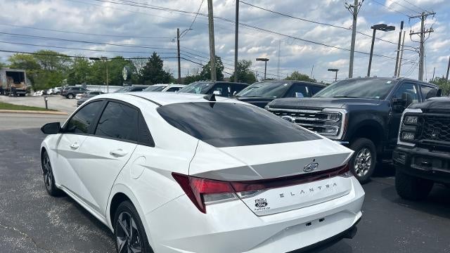 2023 Hyundai ELANTRA SEL