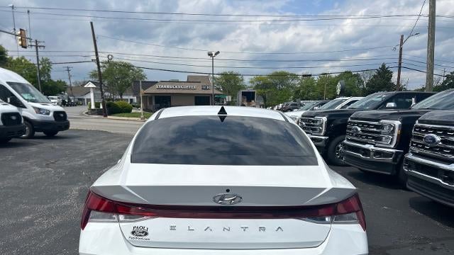 2023 Hyundai ELANTRA SEL