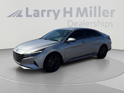 2022 Hyundai Elantra SEL 4DR Sedan