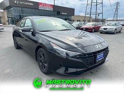 Photo of a 2022 Hyundai Elantra SEL 4DR Sedan for sale