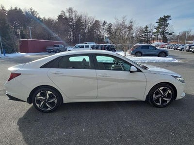 2023 Hyundai Elantra SEL 4DR Sedan