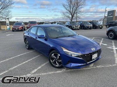 2023 Hyundai Elantra SEL 4DR Sedan