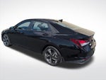 2023 Elantra Thumbnail 4