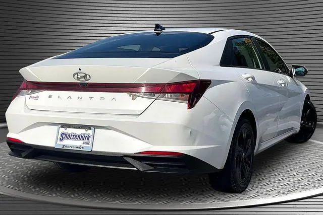 2021 Hyundai Elantra - $14,240