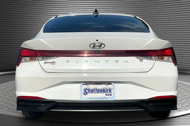 2021 Hyundai Elantra - $14,240