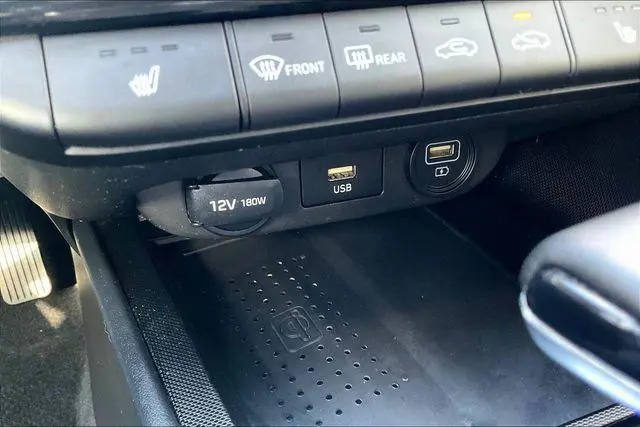 2021 Hyundai Elantra - $14,240